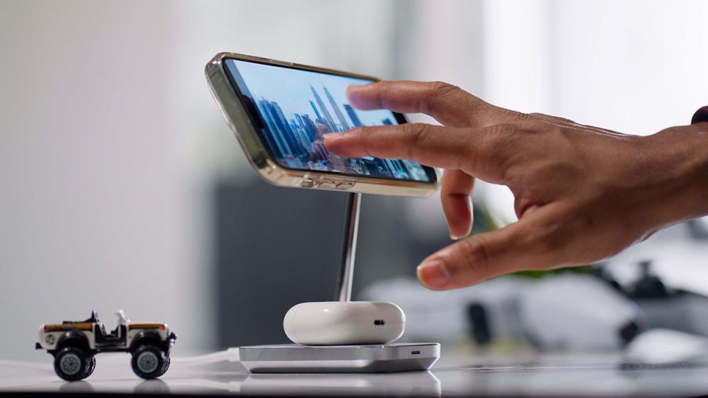 Hinyx Magnetic Wireless Charger Stand Review